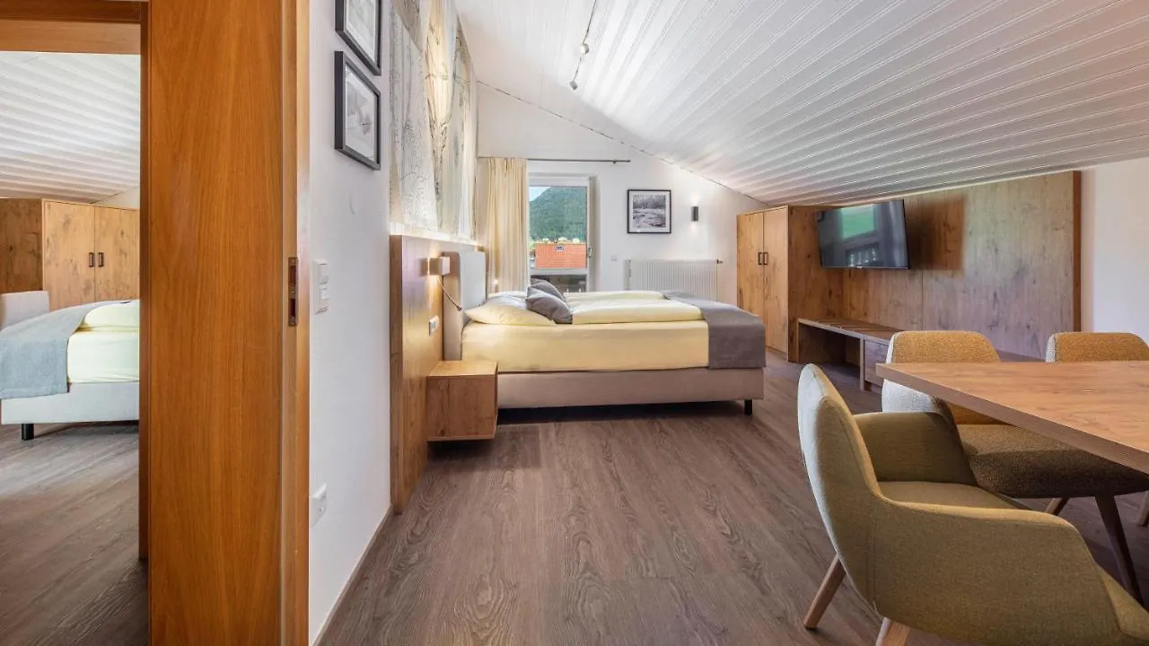 Aparthotel Chiemgaufuchs - Chiemgaukarte 因泽尔